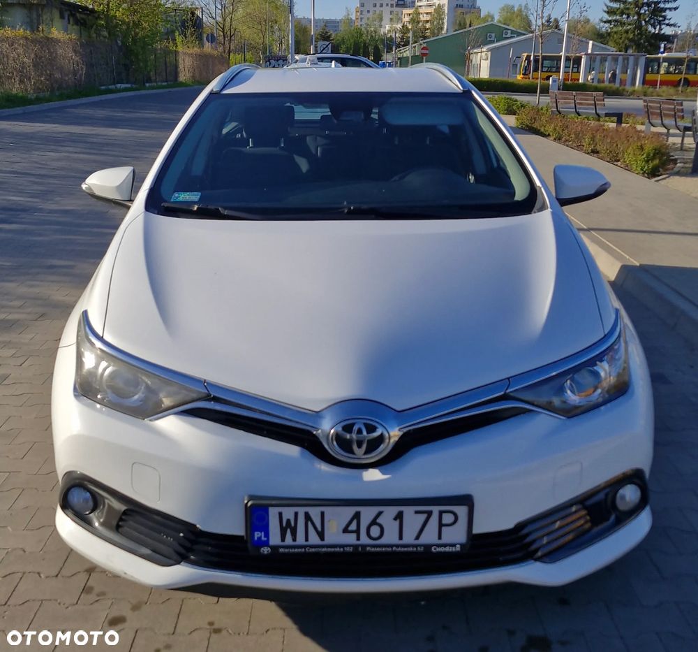 Toyota Auris 1.6 Premium - 2