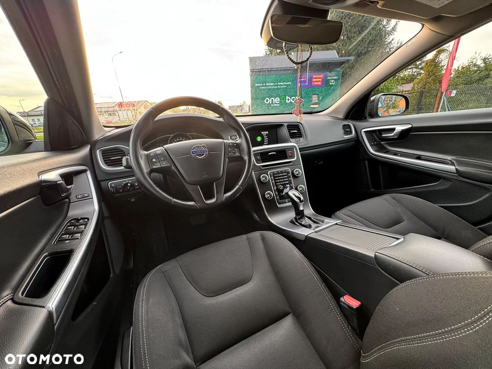 Volvo V60 D4 Geartronic Momentum - 21