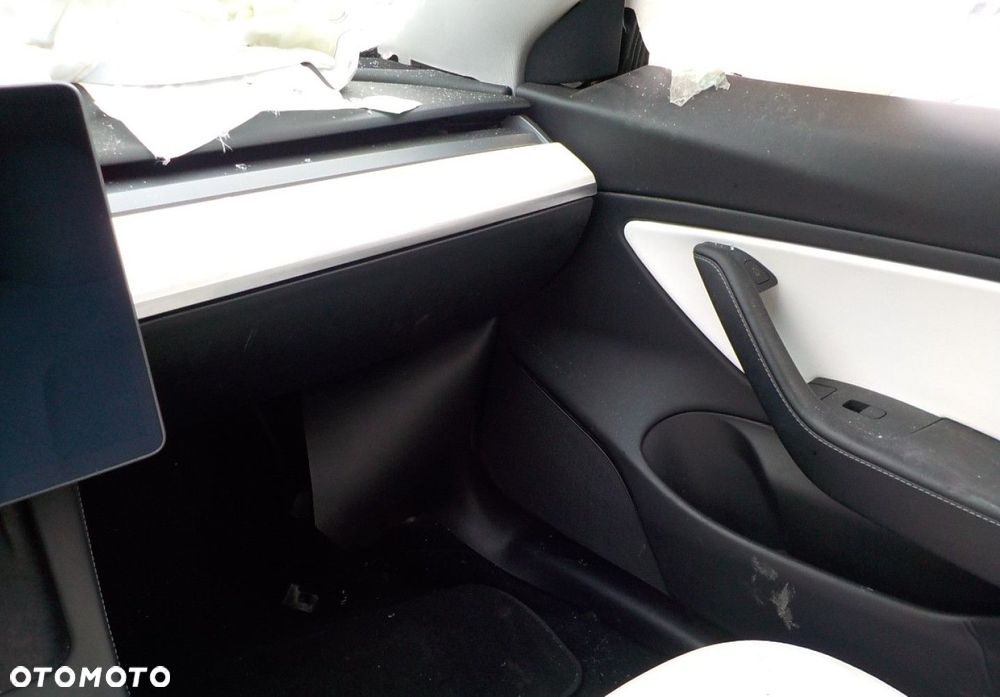 Tesla Model 3 - 22