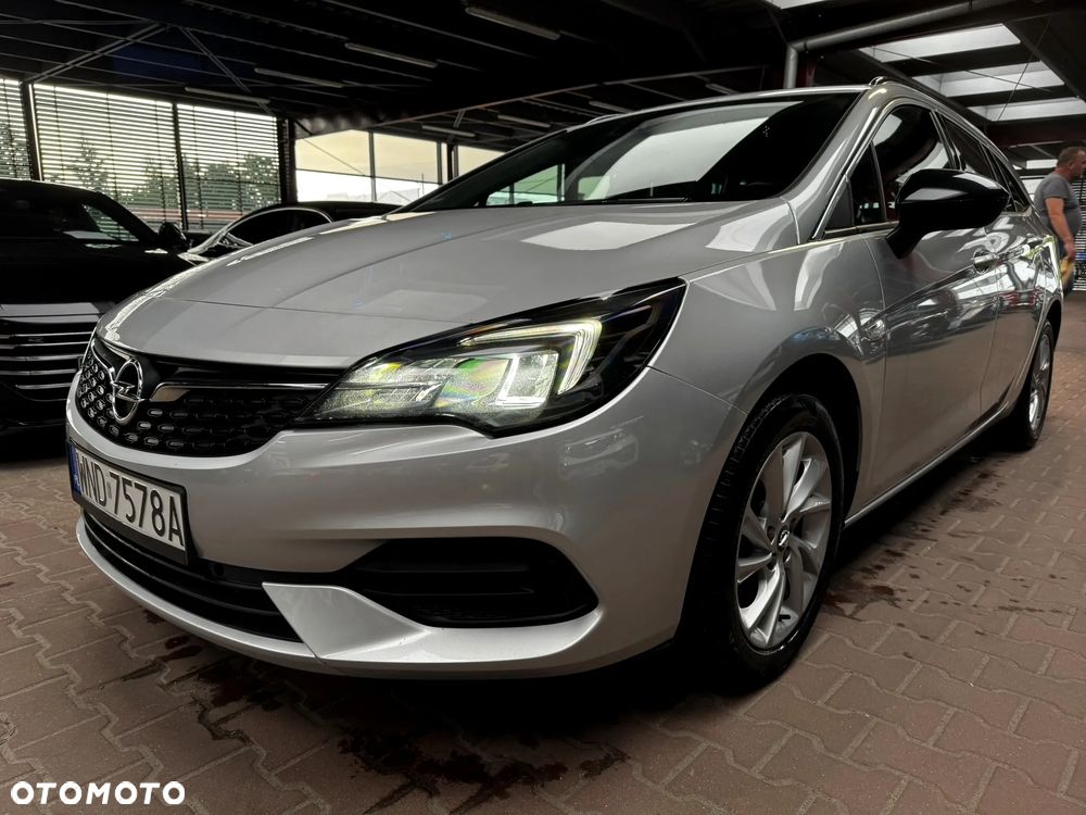 Opel Astra 1.2 T Elegance S&S - 9