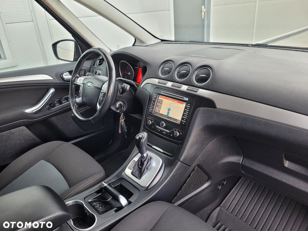 Ford Galaxy 2.0 TDCi DPF Business Edition - 38