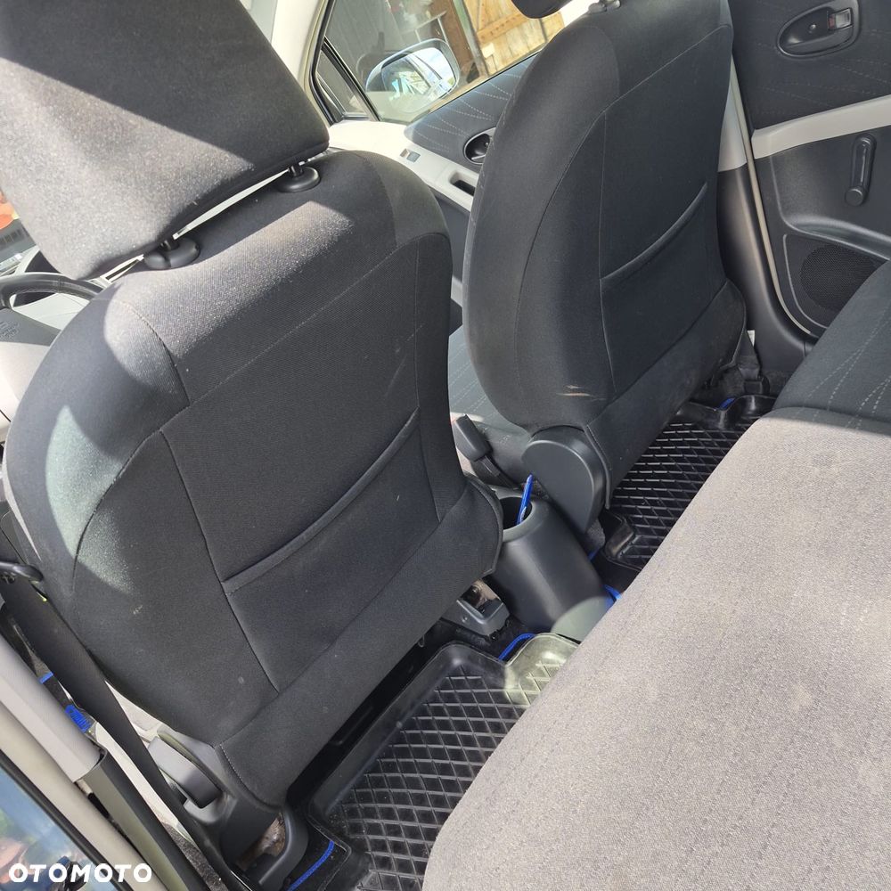 Toyota Yaris 1.4 D-4D Luna - 6
