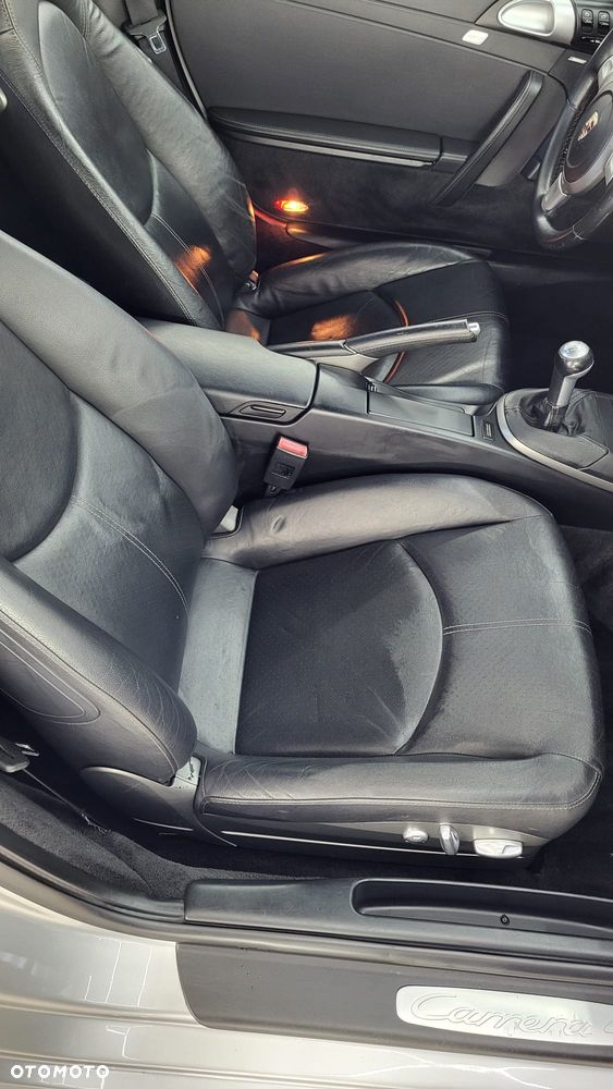 Porsche 911 Carrera 4 - 21