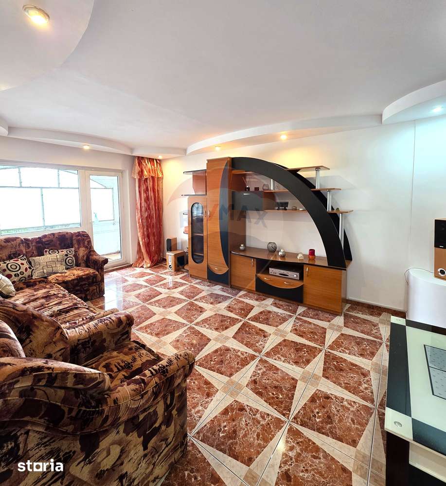 Apartament 3 camere, et.4/4 bd.1 Dec. 1918, Rm Sarat — fotografia 1