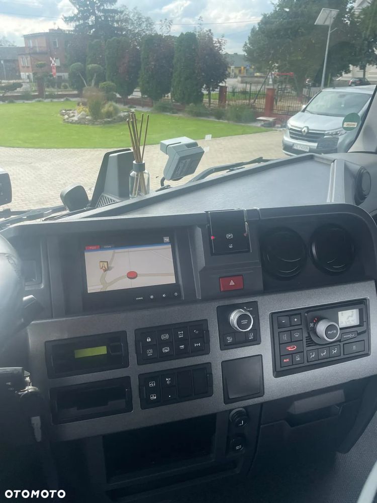 Renault - 4