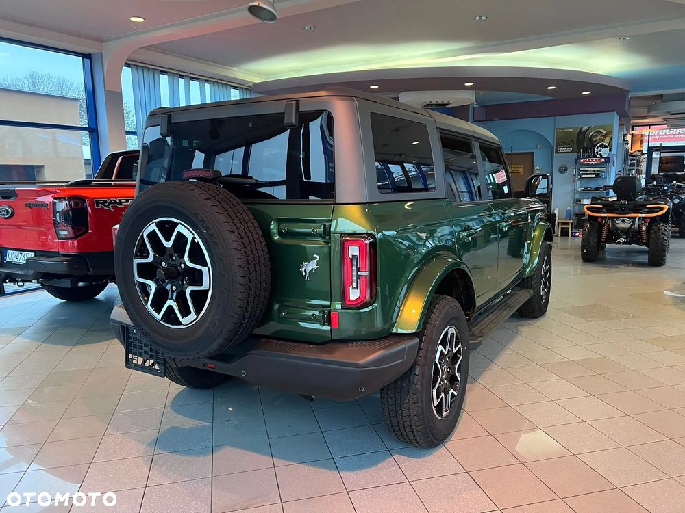 Ford Bronco - 8