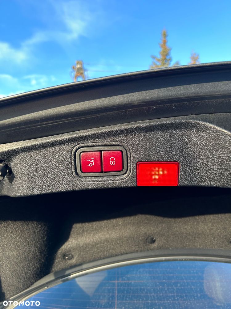 Mercedes-Benz Klasa C 300 7G-TRONIC - 14