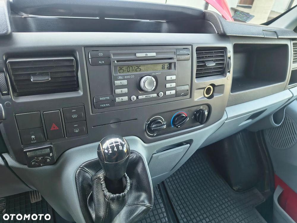 Ford Transit - 11