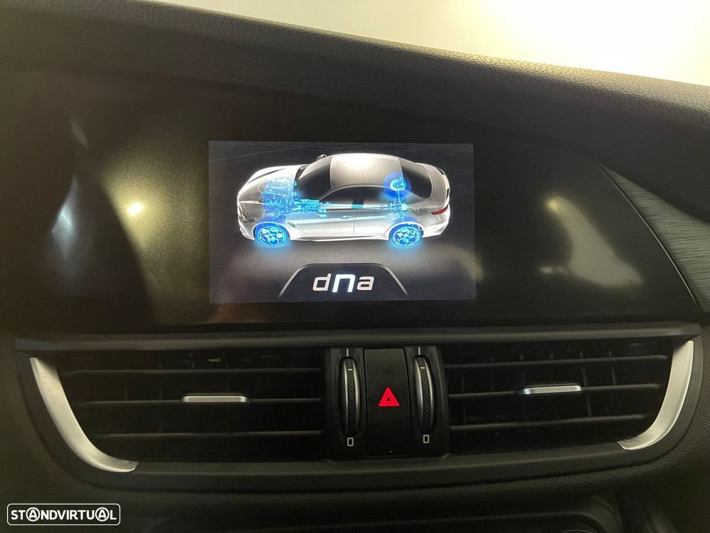 Alfa Romeo Giulia 2.2 D - 28