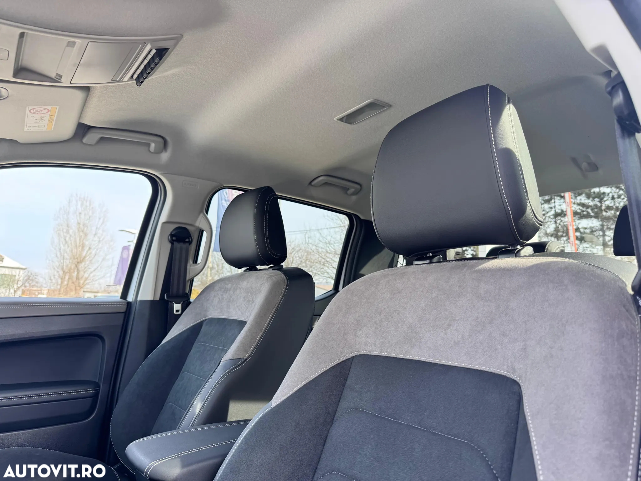 Volkswagen Amarok 3.0 TDI 241 CP 4M 10AT Style - 13