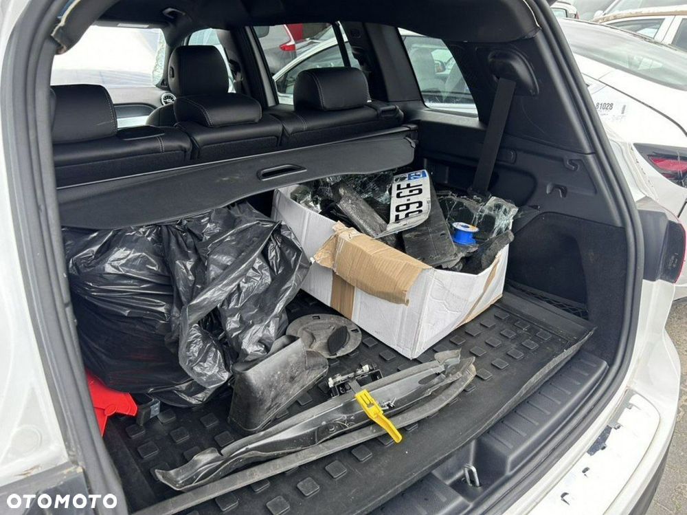 Mercedes-Benz GLB - 14