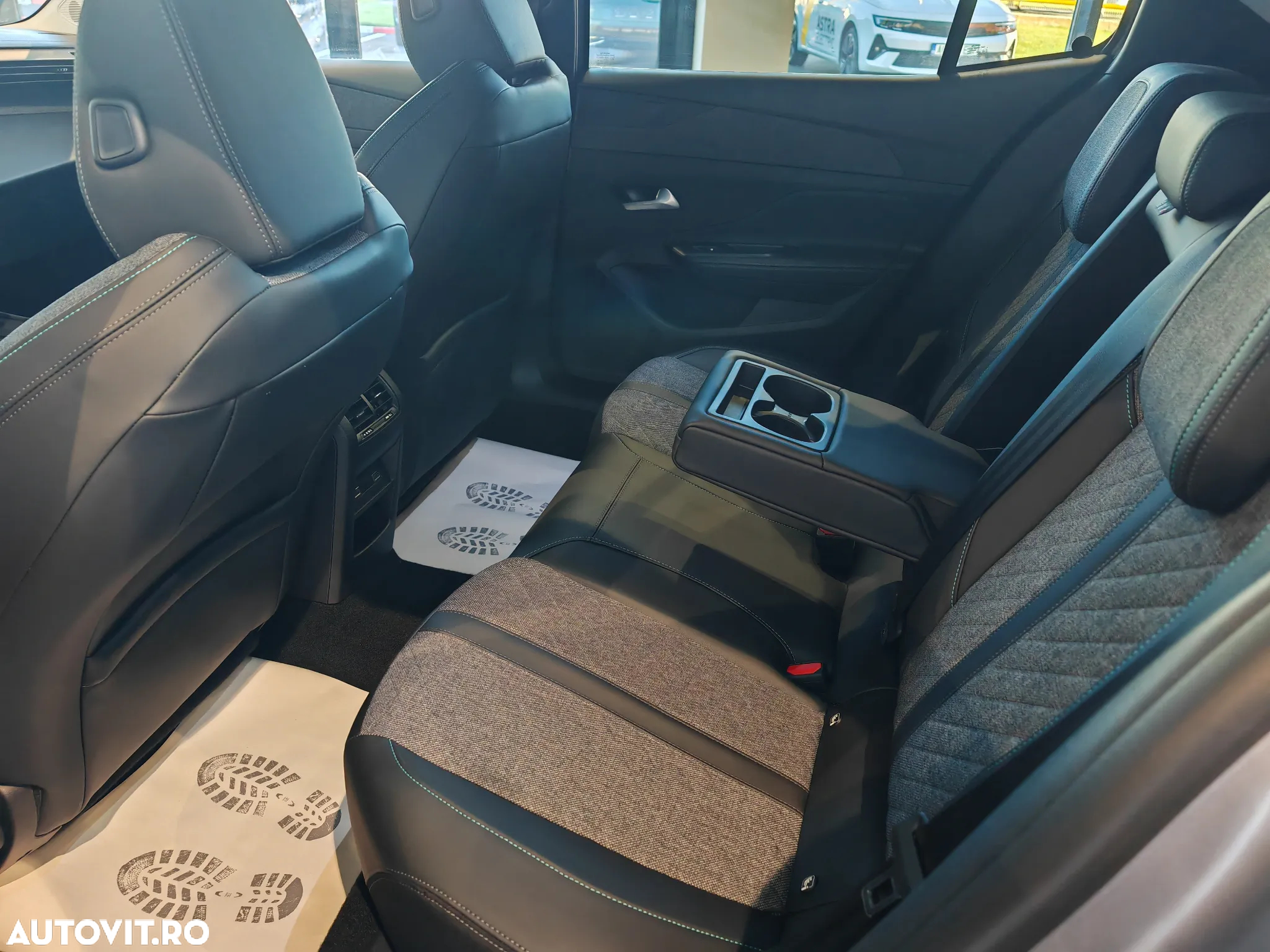Peugeot 408 1.2L PureTech 130 S&S EAT8 Allure - 9