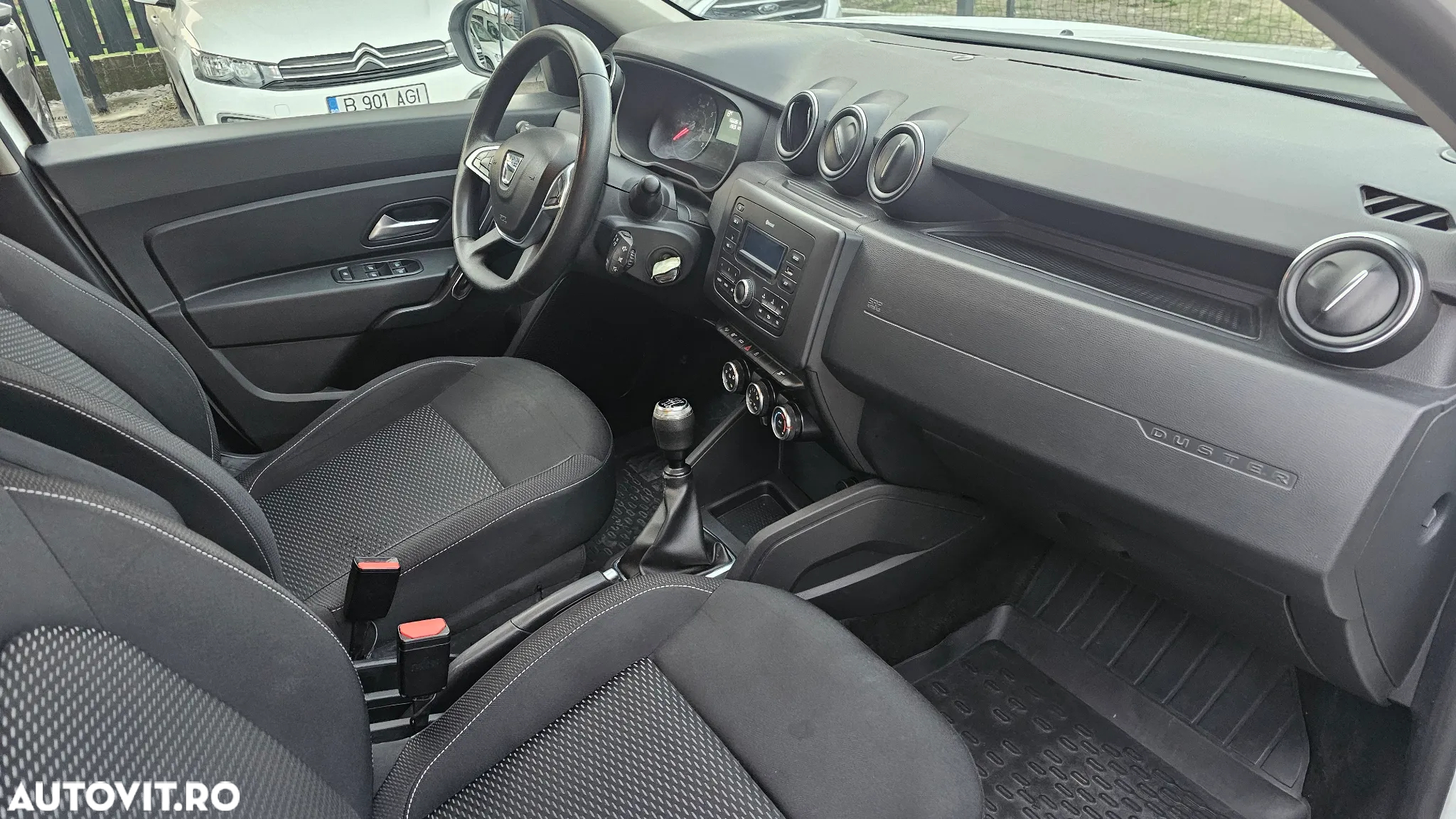 Dacia Duster 1.6 4x4 Laureate - 11