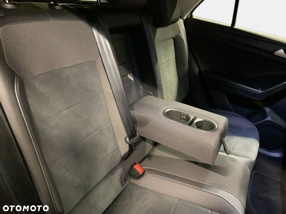 Volkswagen T-Roc - 17