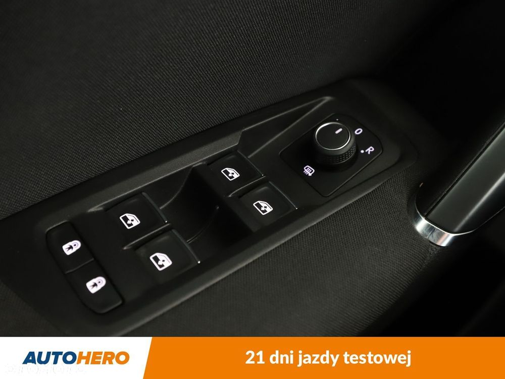 Volkswagen Touran - 32