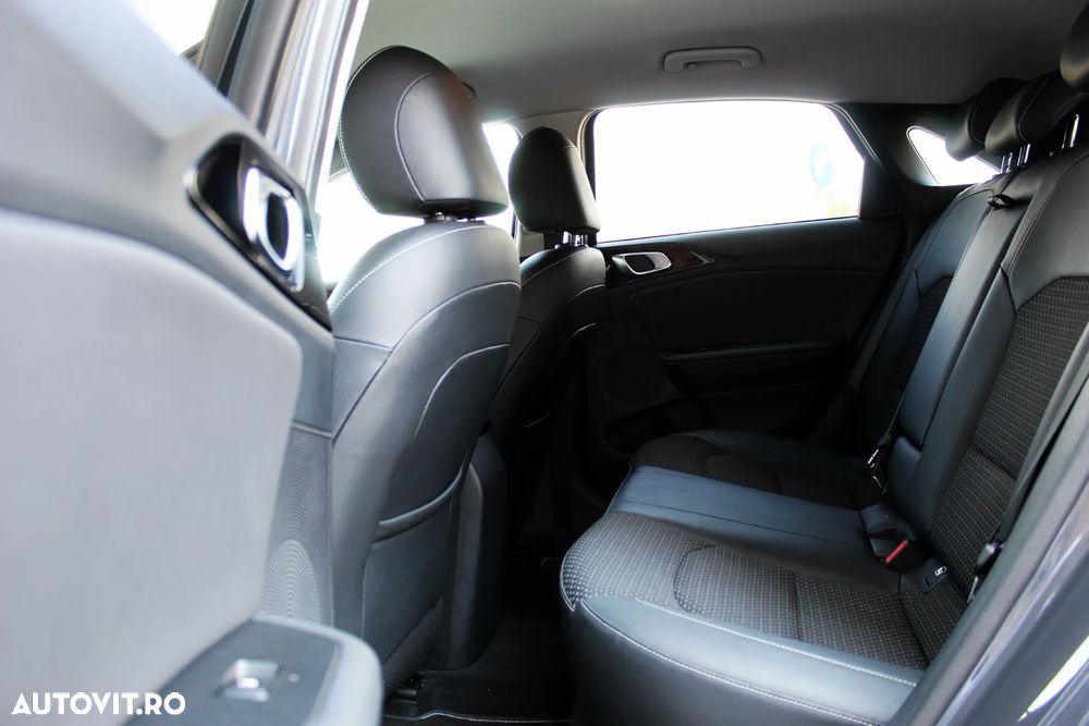 Kia Ceed 1.4 T-GDI OPF Platinum Edition - 11