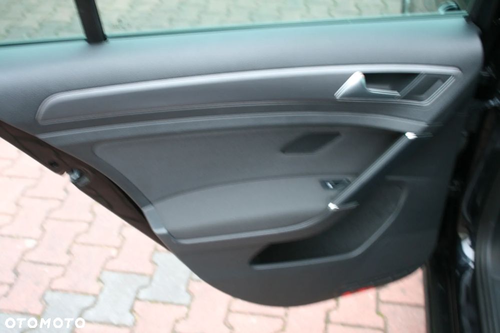 Volkswagen Golf 2.0 TDI SCR DSG Comfortline - 21