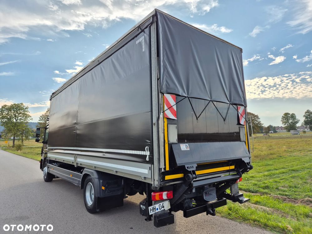 Mercedes-Benz Atego 1527 burto-firana z windą 7.2m SUPER STAN / GLOB / SYPIALNY / z Niemiec - 24