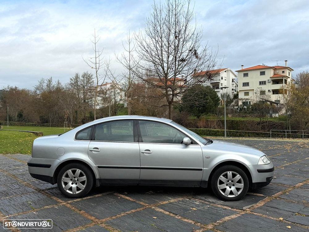 VW Passat 1.9 TDi Confortline Plus 6V - 15