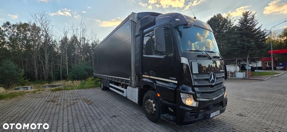 Mercedes-Benz ACTROS - 3