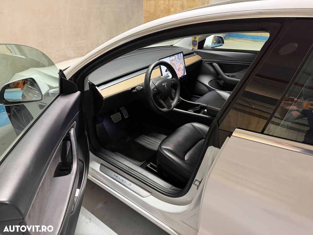 Tesla Model 3 Performance - 5