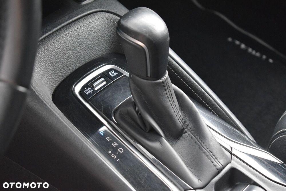 Toyota Corolla 2.0 Hybrid Comfort - 18
