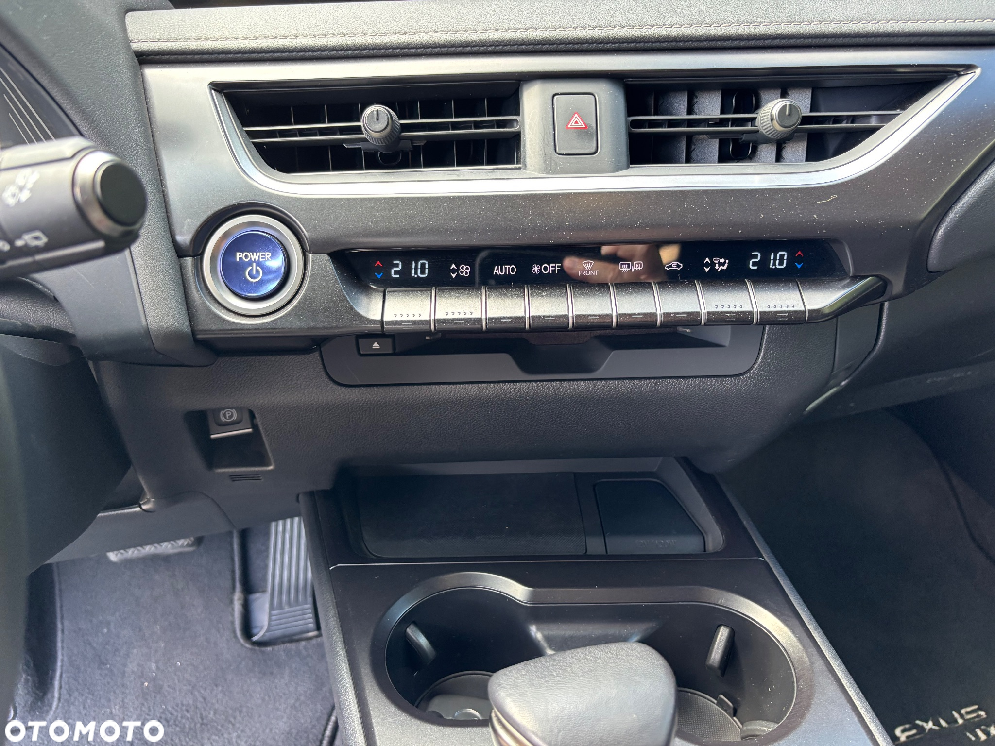 Lexus UX 250h Business Edition - 15
