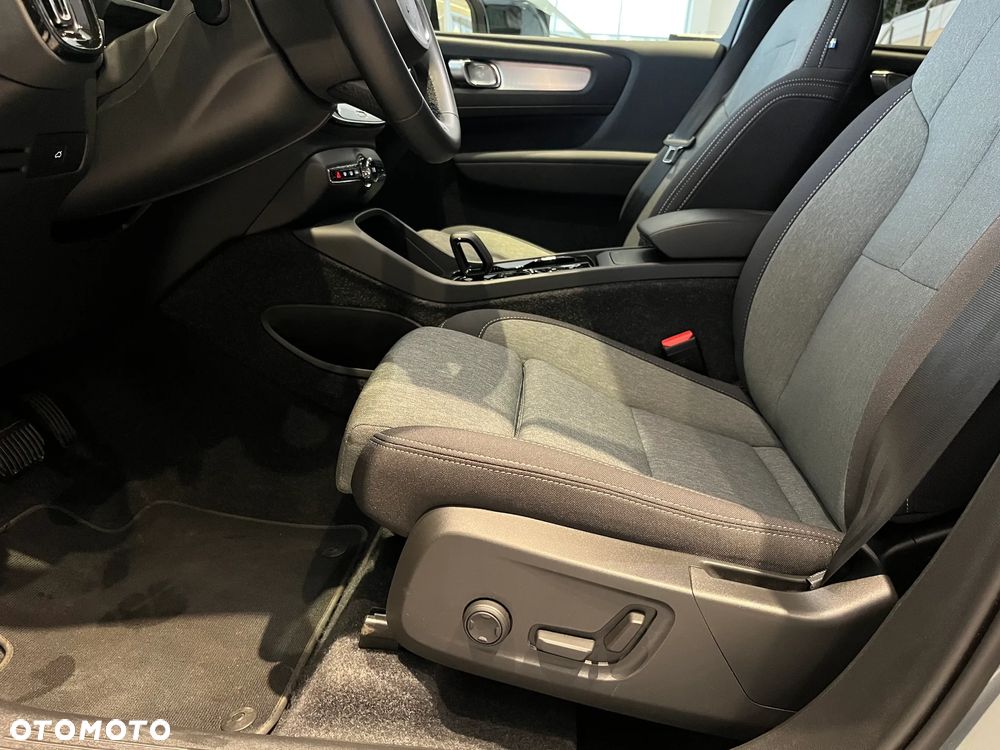 Volvo XC 40 B3 Plus Dark - 13