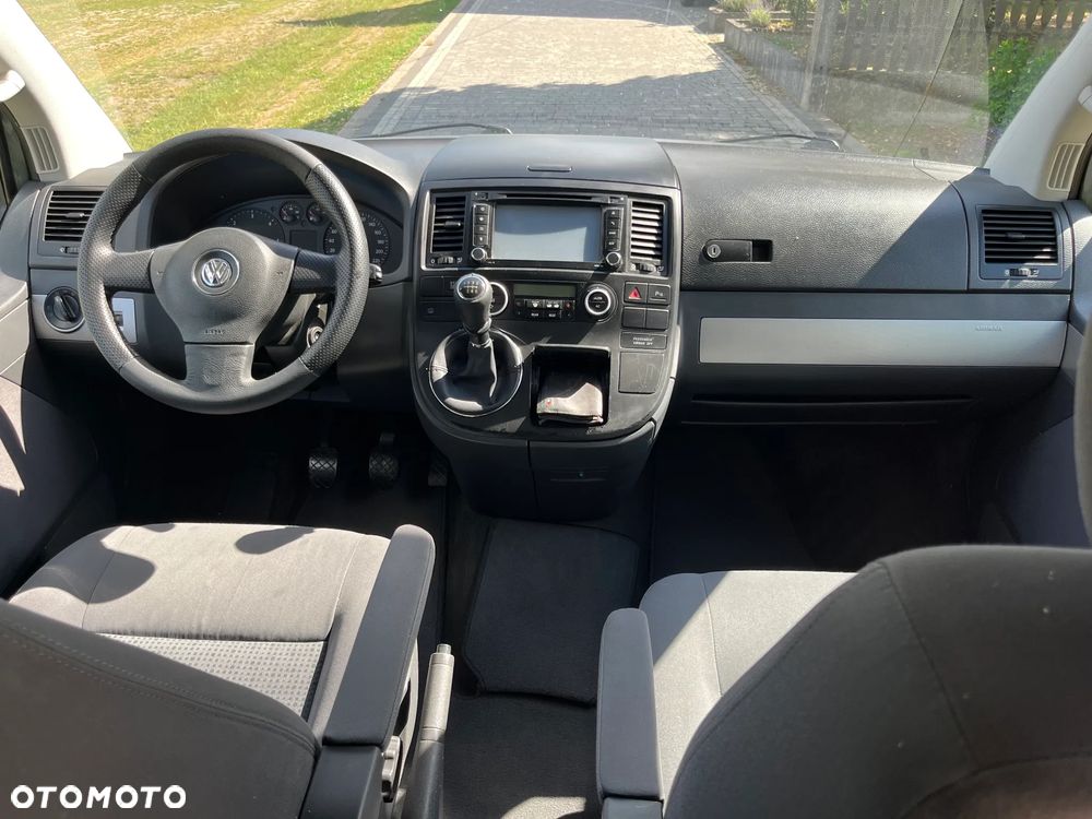 Volkswagen Multivan - 20