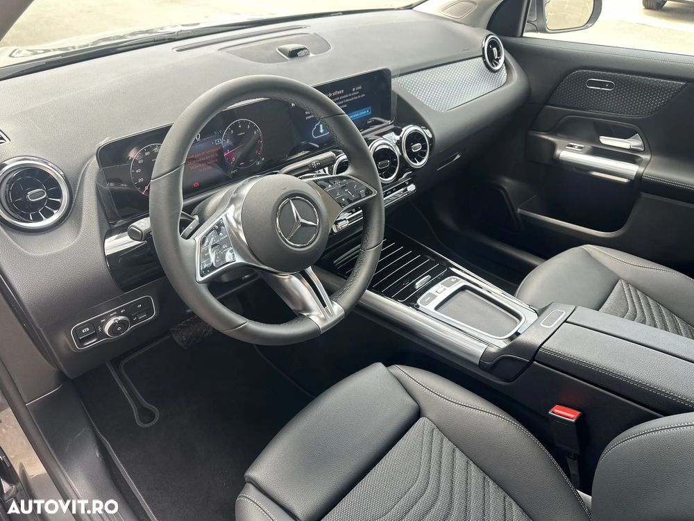 Mercedes-Benz GLA 180 7G-DCT Special Edition - 12