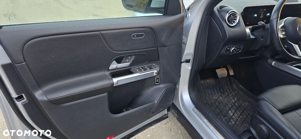 Mercedes-Benz GLB 250 4Matic 8G-DCT EDITION 2022 - 14