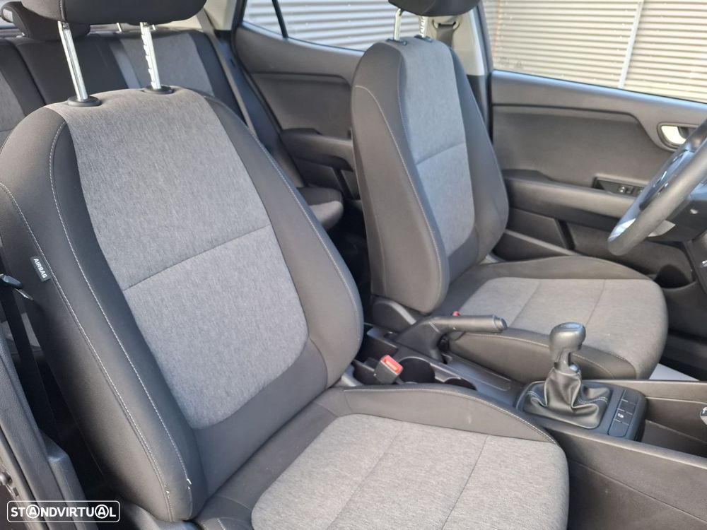 Kia Stonic 1.0 T-GDI Urban - 25