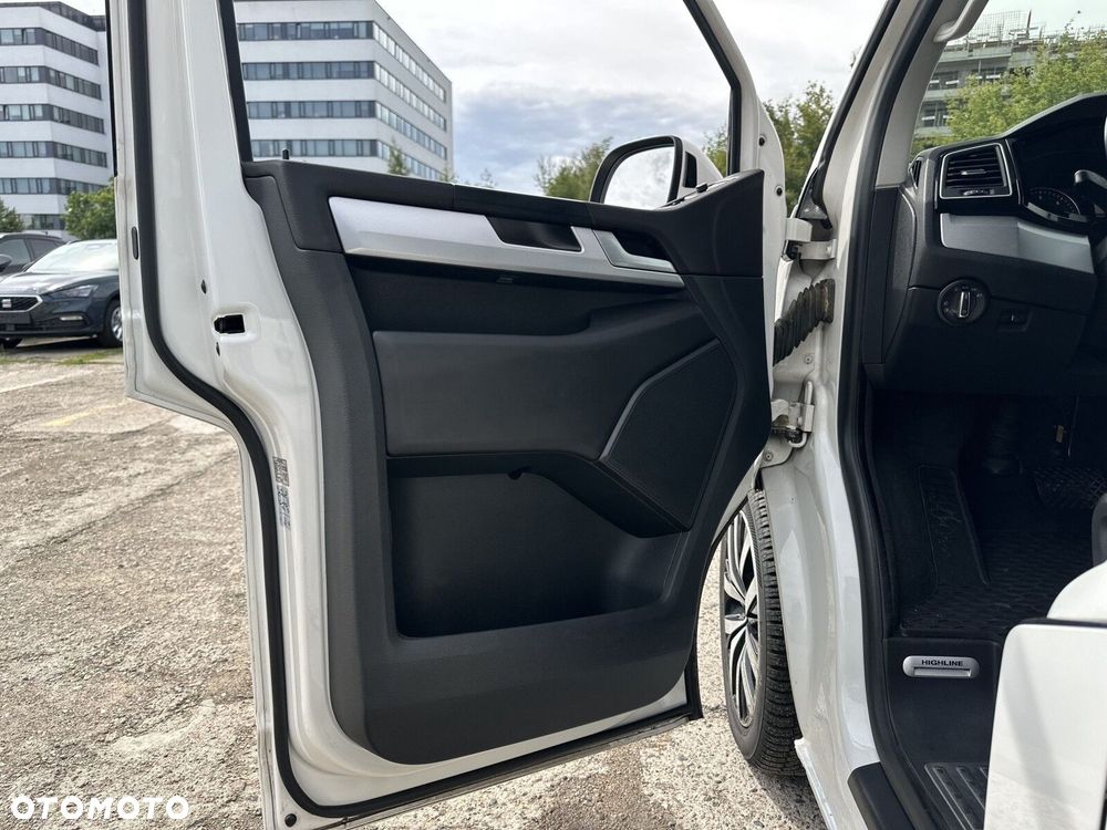 Volkswagen Multivan - 12