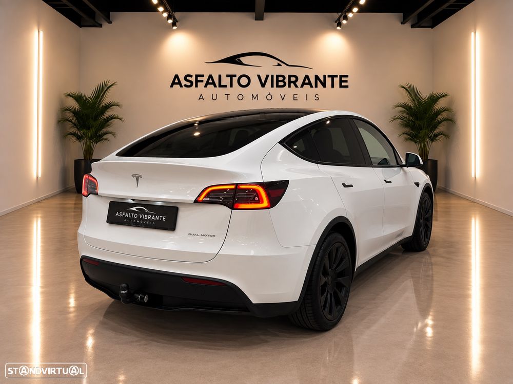 Tesla Model Y Long Range Dual Motor AWD - 4