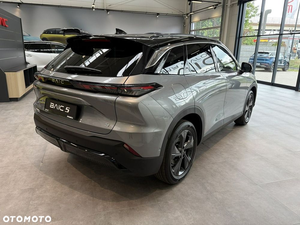 BAIC 5 - 5