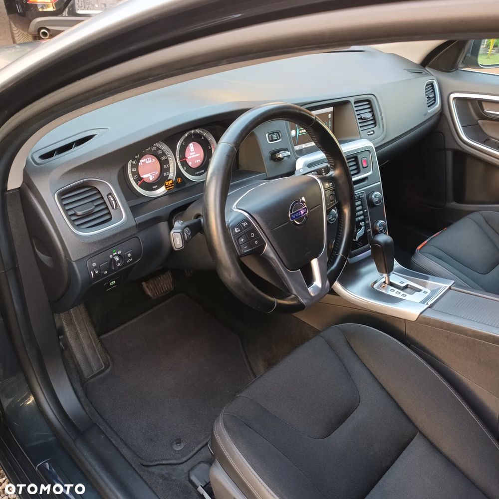 Volvo S60 D4 Geartronic Momentum - 2