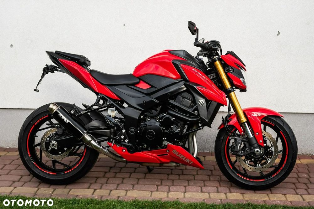 Suzuki GSX - 3