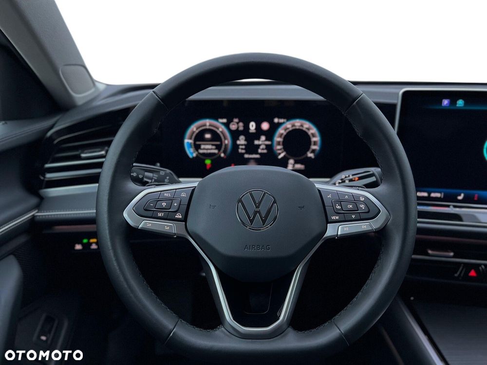 Volkswagen Passat - 28