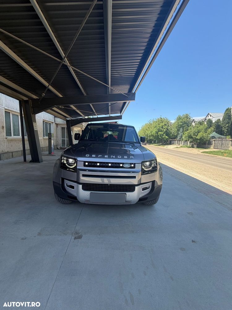 Land Rover Defender 110 2.0 P300 X-Dynamic SE - 2