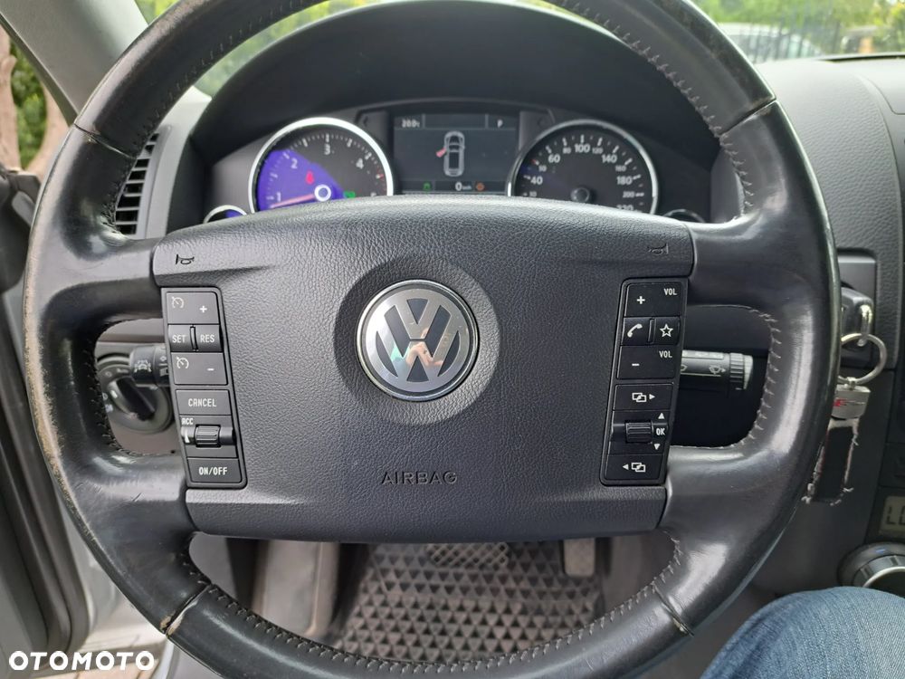 Volkswagen Touareg - 22