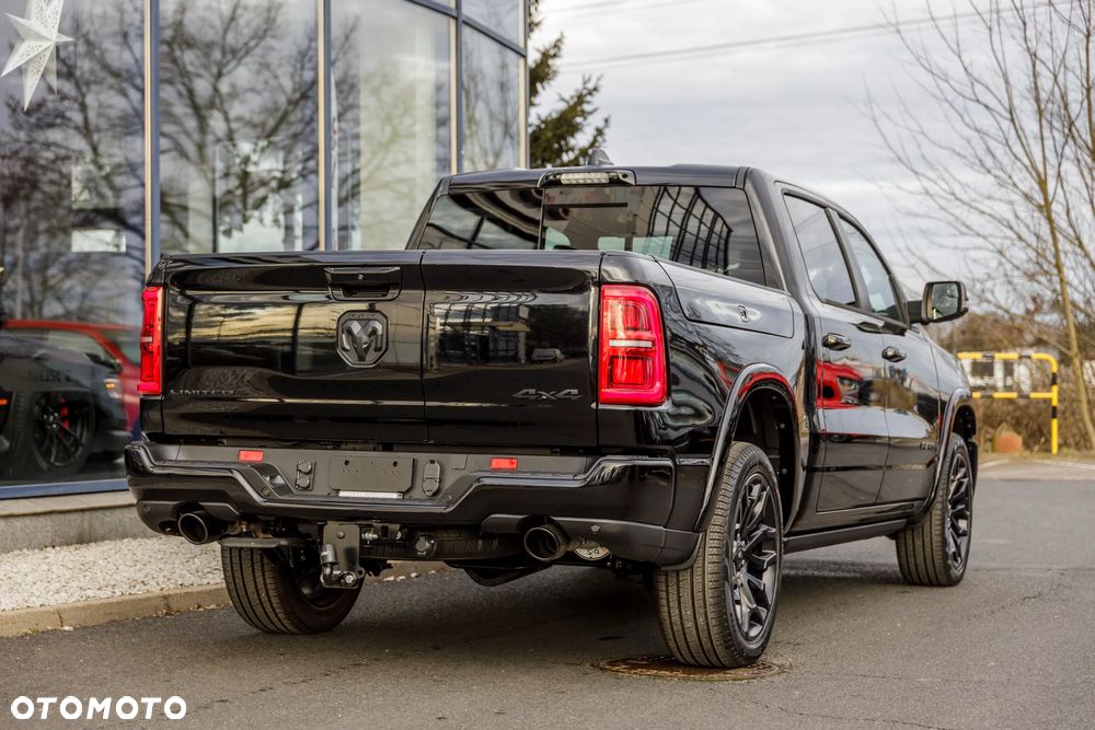 RAM 1500 Limited Night - 34