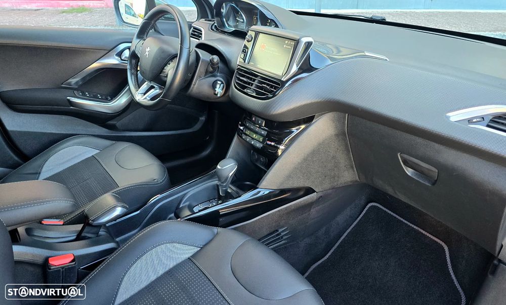 Peugeot 2008 PureTech 110 GPF Stop&Start EAT6 Allure - 21