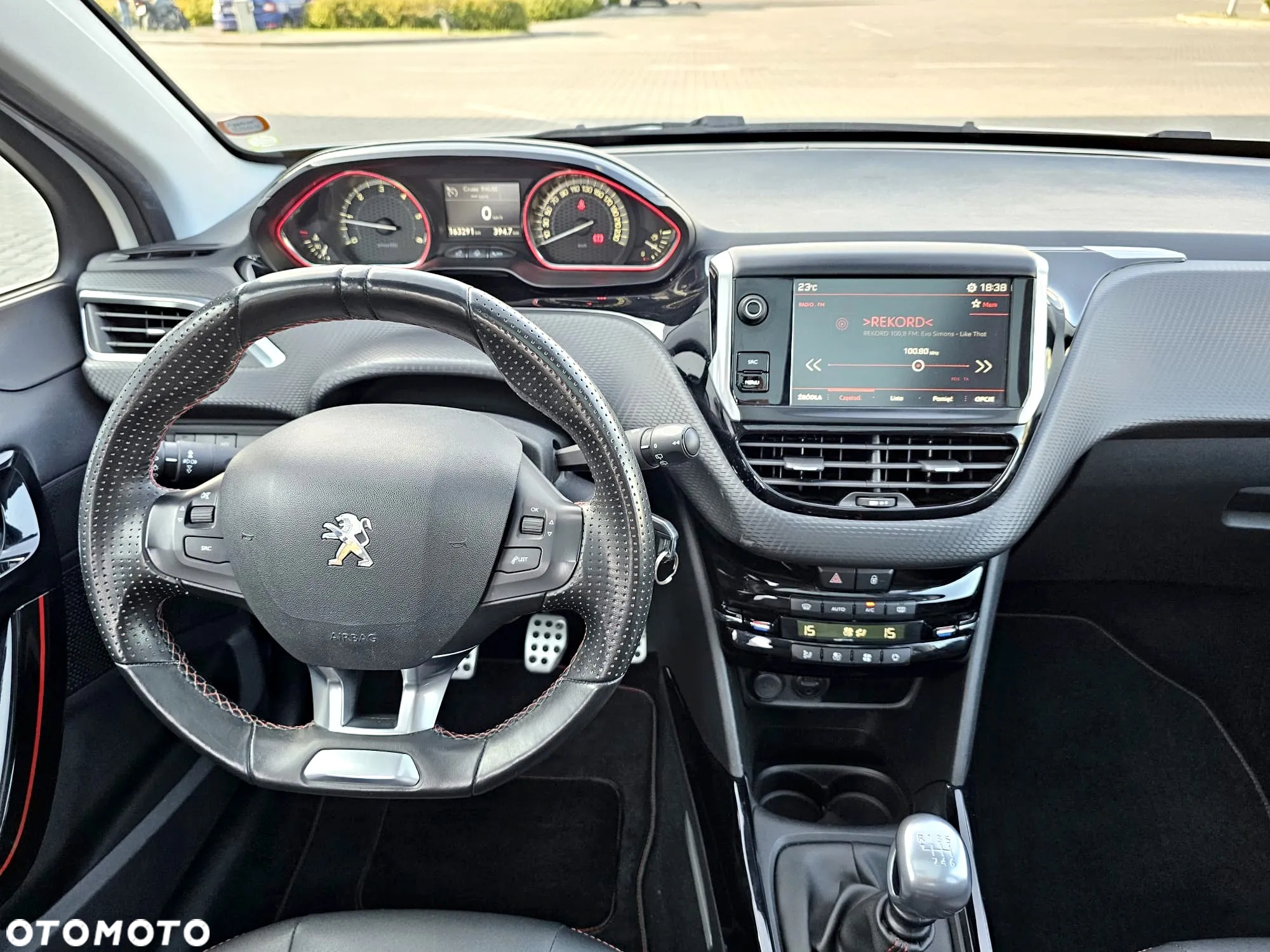 Peugeot 2008 BlueHDi FAP 120 STOP & START GT-Line Edition - 26