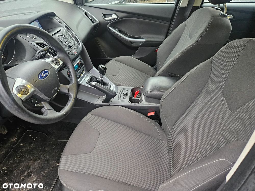 Ford Focus SW 1.0 EcoBoost Titanium Business - 9