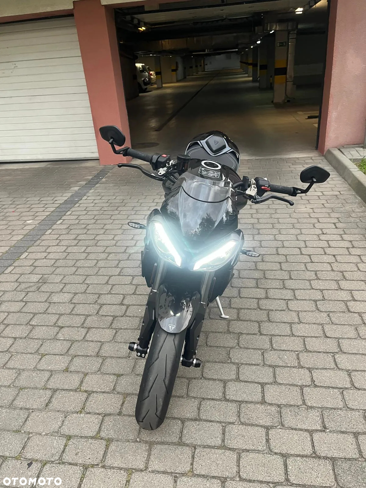 Triumph Street Triple - 4