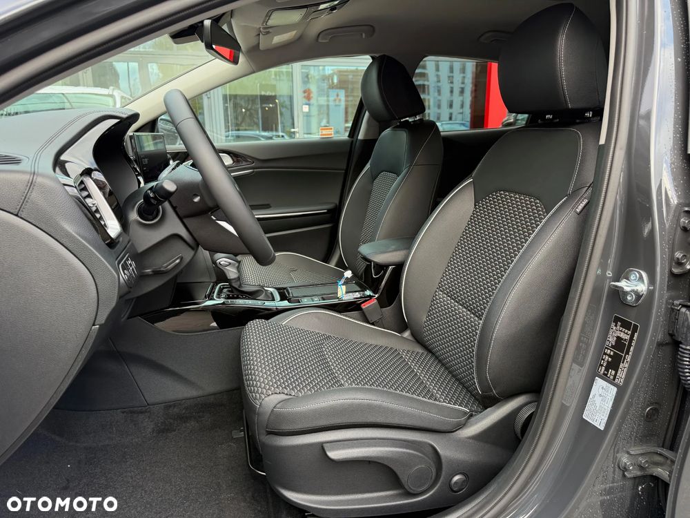 Kia XCeed 1.5 T-GDI Business Line DCT - 17