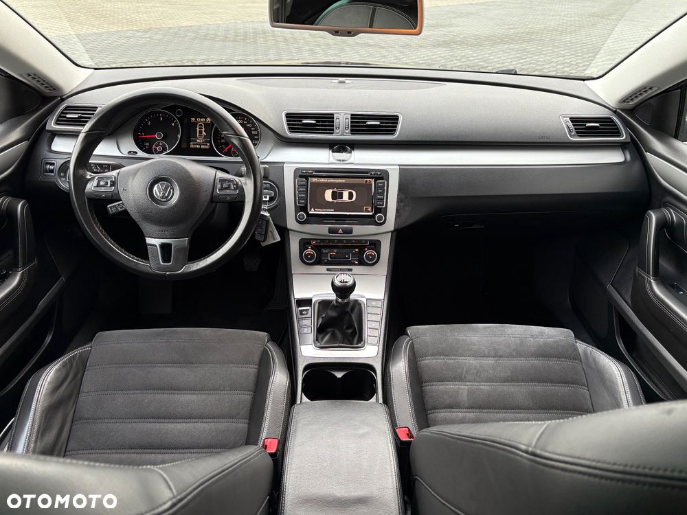 Volkswagen Passat CC - 24