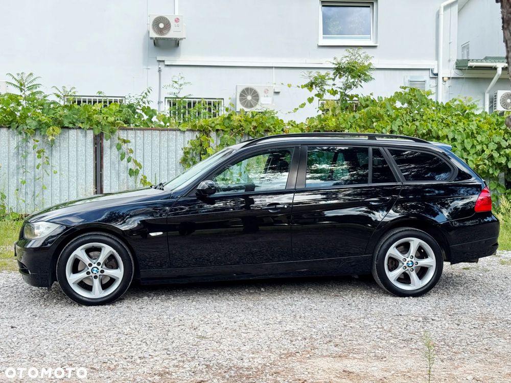 BMW Seria 3 320i Touring - 15