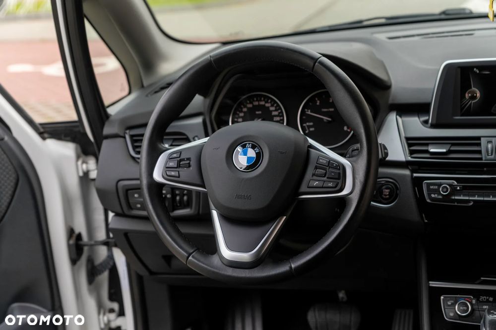 BMW Seria 2 218d Sport-Aut - 22