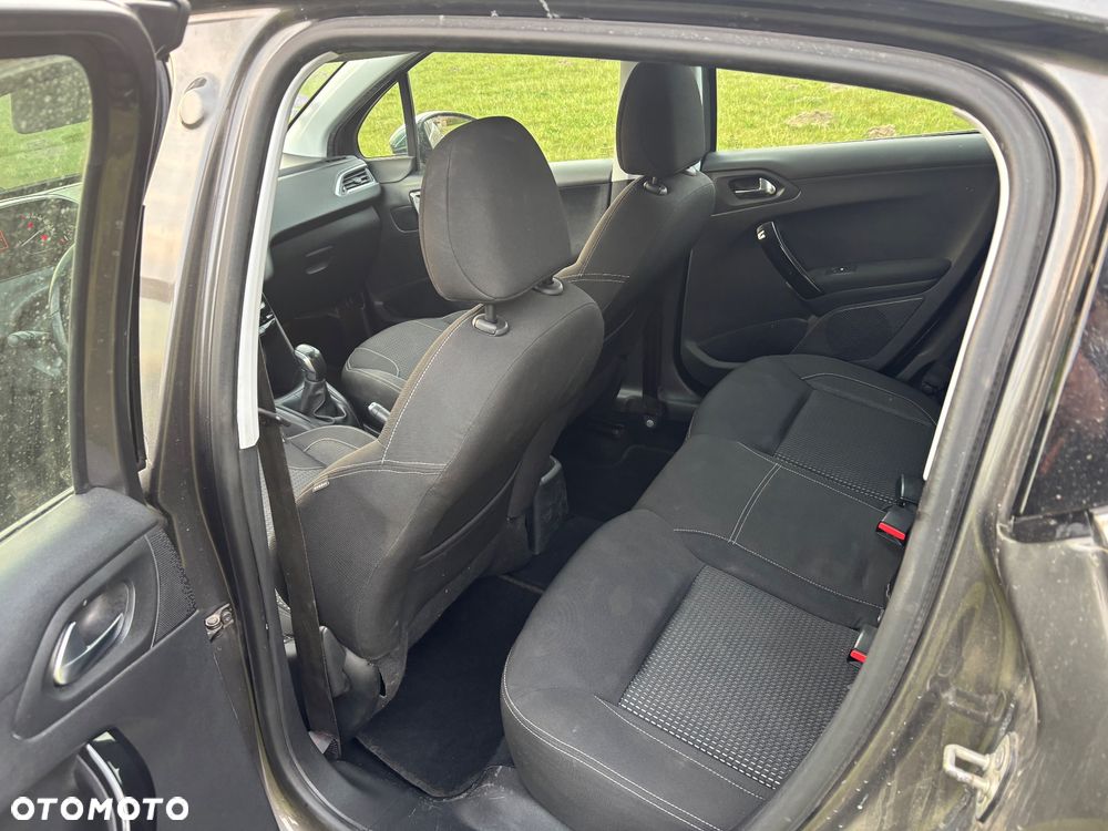 Peugeot 208 1.2 PureTech GPF Allure S&S - 12